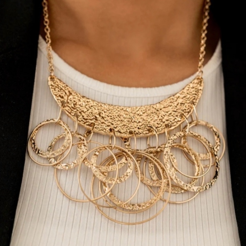 PAPARAZZI "METRO ECLIPSE Necklace